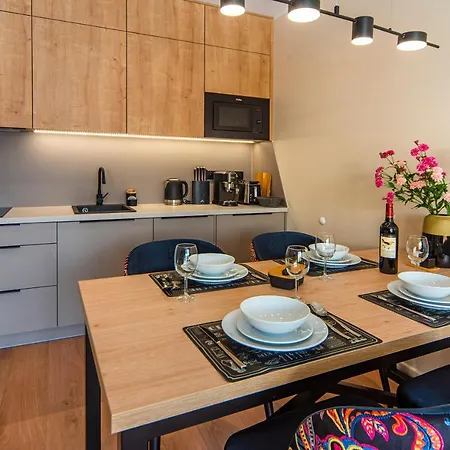 Trevilles - Stone Hill Z Basenem I *