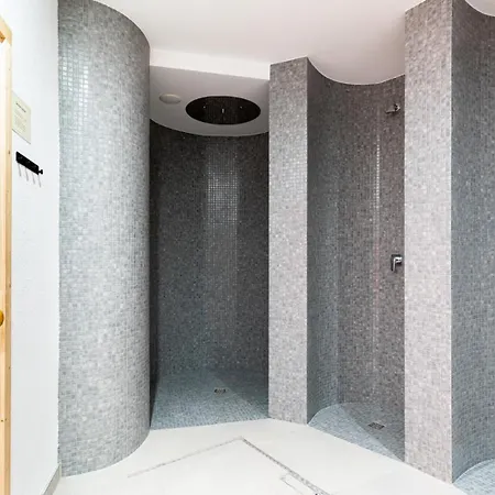 Trevilles - Stone Hill Z Basenem I * 斯克拉斯卡波伦巴